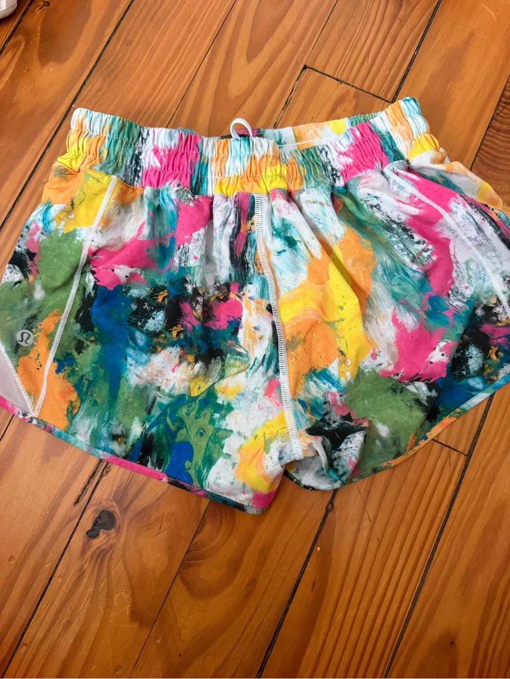 lululemon athletica Multicolor Abstract Print Running Shorts 2.5”